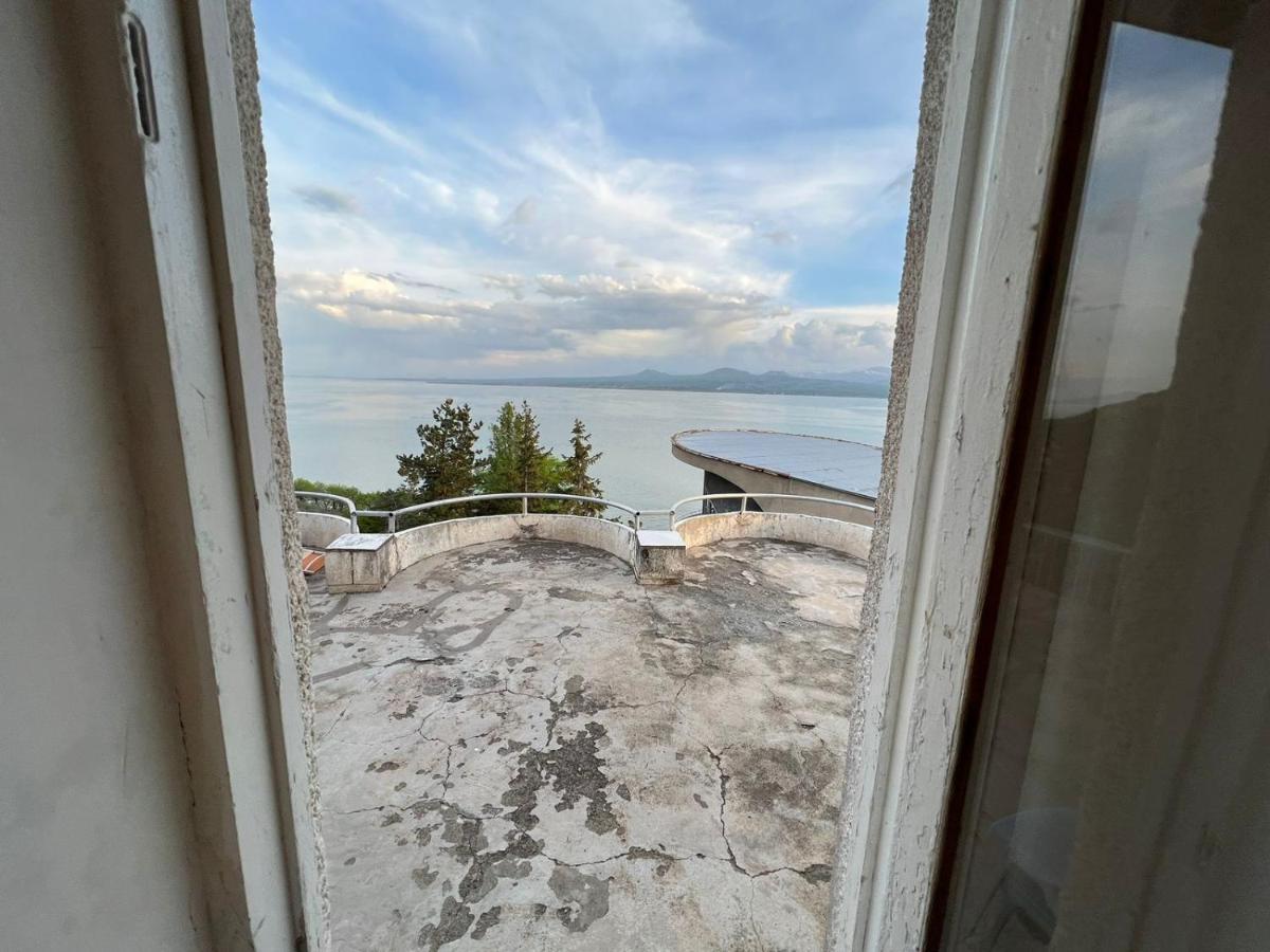 Sevan Writers House Camera foto
